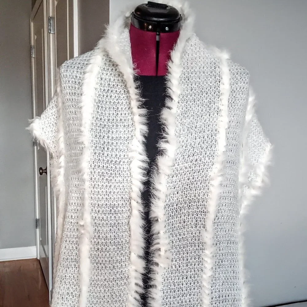 Vintage Shanghai Story Cream Fur Trim Oblong Silk Scarf NWT